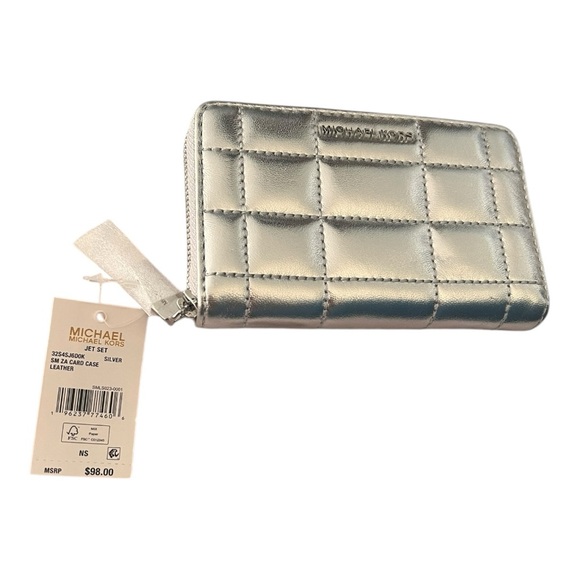 Michael Kors NWT gorgeous Silver Zip around Jet Set Collection Card Case - Picture 1 of 8
